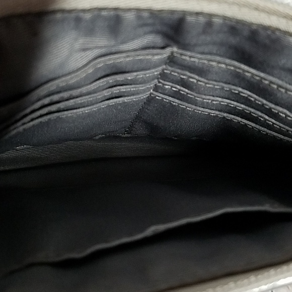 Classy Coach Wristlet - Picture 3 of 4